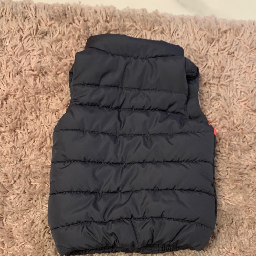 Puma Kids Vest - Black with Red and Cream Highlights - Picture 3 of 4